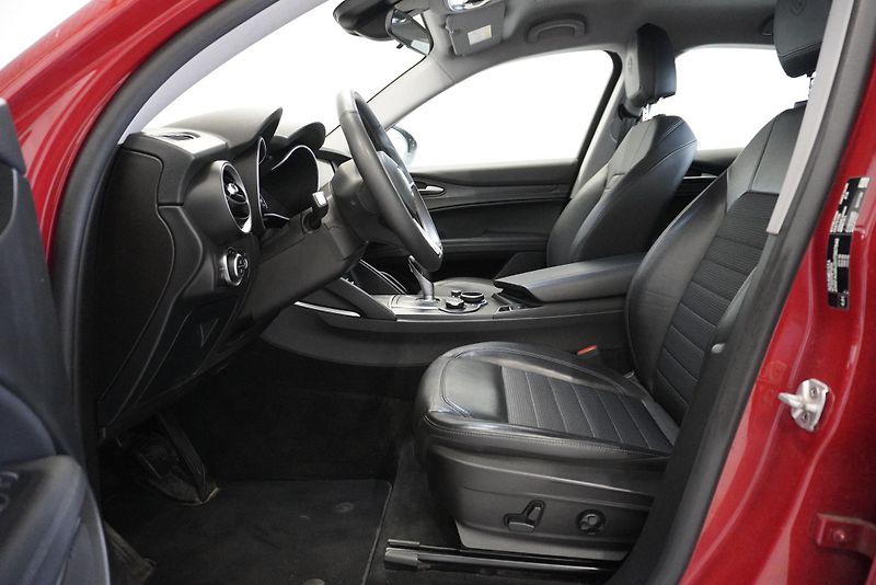 Alfa Romeo Stelvio 2.2D 132kW, 121 000KM - fotka 11 z 29