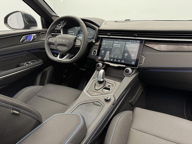 Lynk & Co 01 PHEV DCT AUT 1.maj - fotka 4 z 55