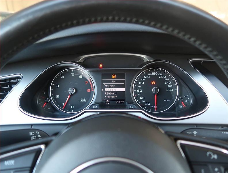 Audi A4 (2015) Ambiente 1.8 TFSI, Serv.kniha - fotka 11 z 17
