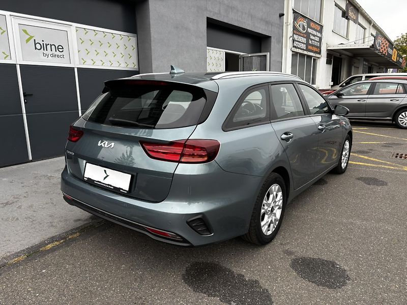 Kia Ceed (2023)  SW Spin 1.5 T-GDI (118 kW) - fotka 3 z 13