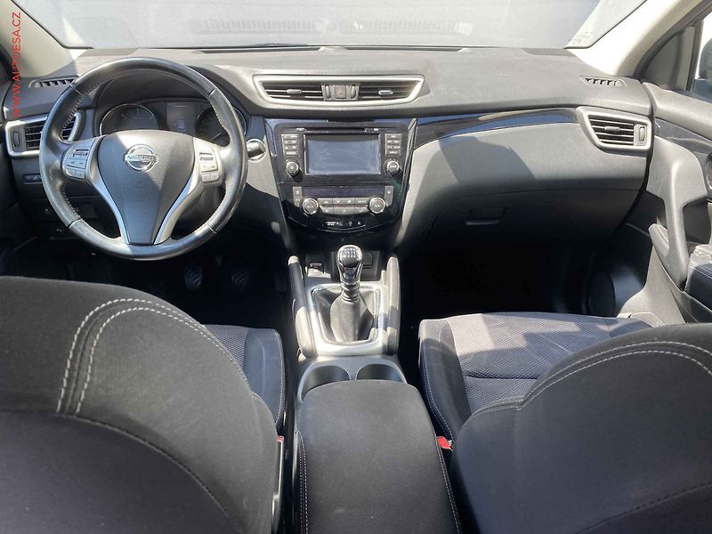 Nissan Qashqai (2014) 1.6 dCi, Acenta, navi, panor - fotka 8 z 16