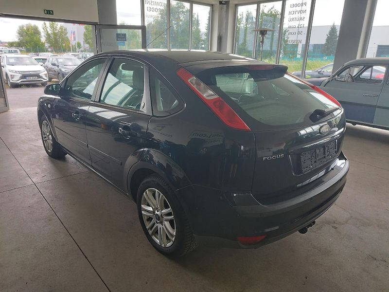 Ford Focus (2006) 2,0i,107KW,AUTOMAT,XEN,ALU,NAV - fotka 7 z 36