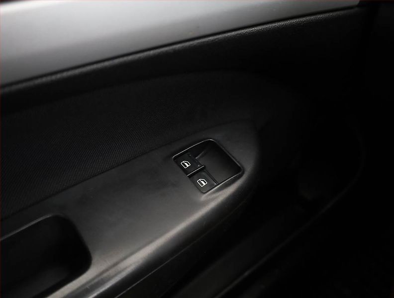 Škoda Octavia (2009) 1.9 TDI, nová STK, zamluveno - fotka 13 z 16