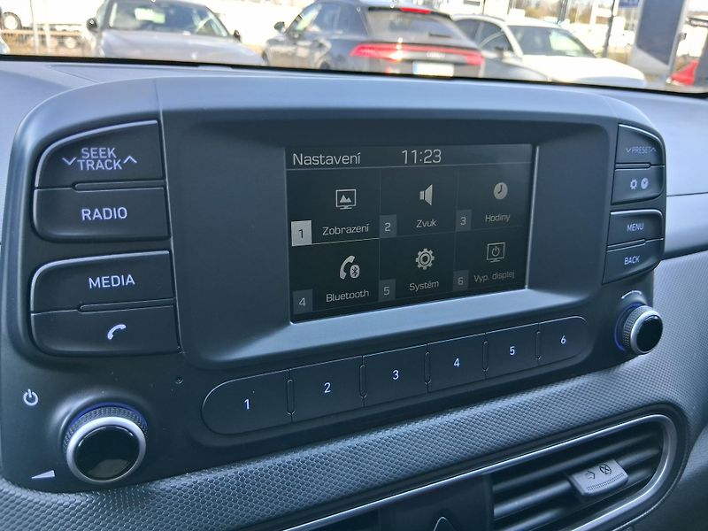 Hyundai Kona STYLE 1.0 T-GDi 88 kW - fotka 14 z 20