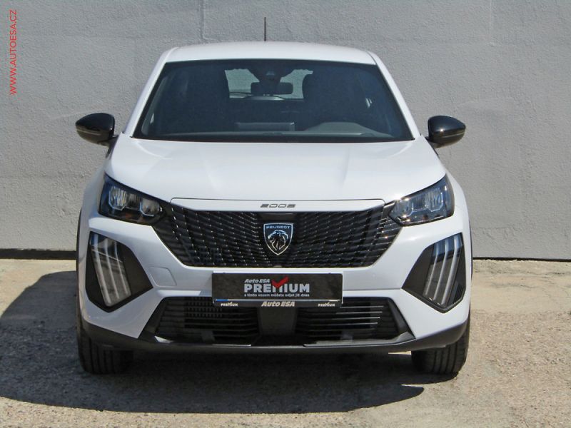 Peugeot 2008 (2023) 1.2 PT, Allure, AT, LED, TZ - fotka 2 z 3