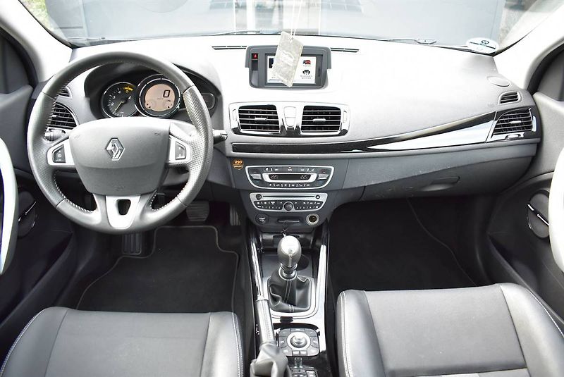 Renault Mégane 1,9 DCi BOSE,96KW,TZ,1M,AKCE - fotka 9 z 20