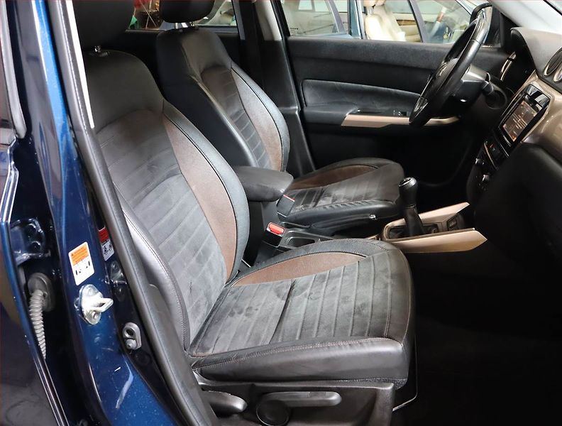 Suzuki Vitara (2017) 1.6 VVT, Kůže, Navi, Tempomat - fotka 9 z 22