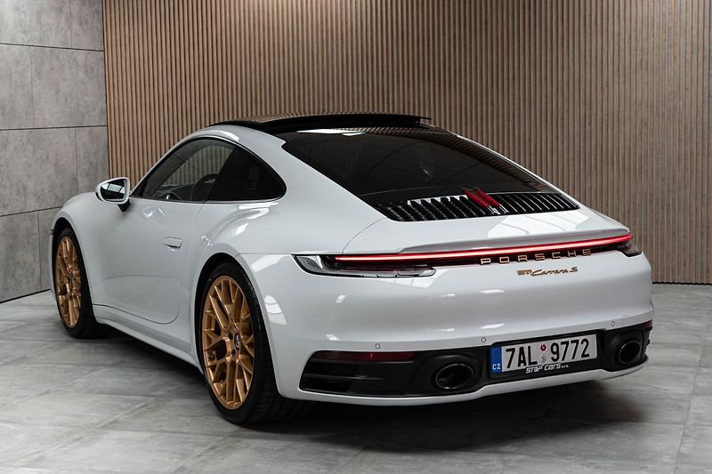 Porsche 911 CARRERA S - fotka 4 z 34