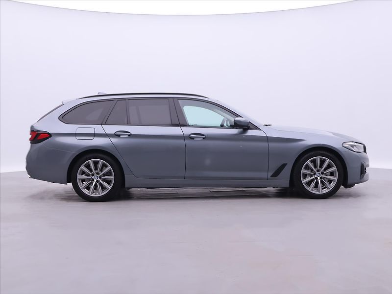 BMW Řada 5 3,0 530d 183kW xDrive Touring - fotka 8 z 35