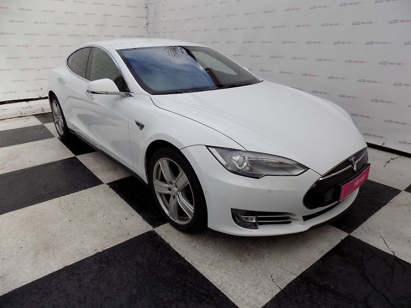 Tesla Model S (2015) 90D/1.Maj.ČR/Ludicrous/762PS/ - fotka 5 z 39
