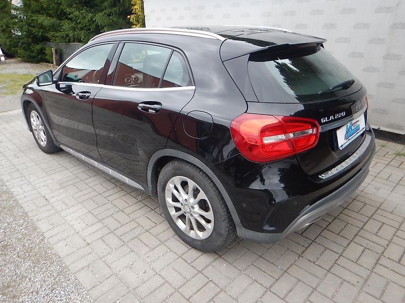 Mercedes-Benz GLA 220 CDI 4MATIC AMG AUTOMAT - fotka 4 z 33