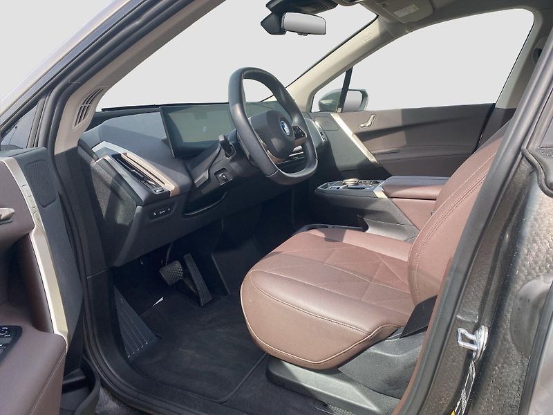 BMW iX xDrive40 Sport Kamera - fotka 10 z 15