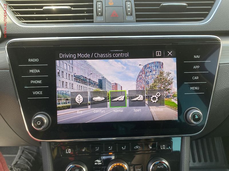 Škoda Superb (2021) 2.0 TDi 4x4, ČR, Style, DSG - fotka 20 z 22