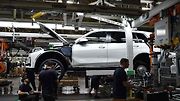 Záběry z výroby prototypů nového BMW X7.