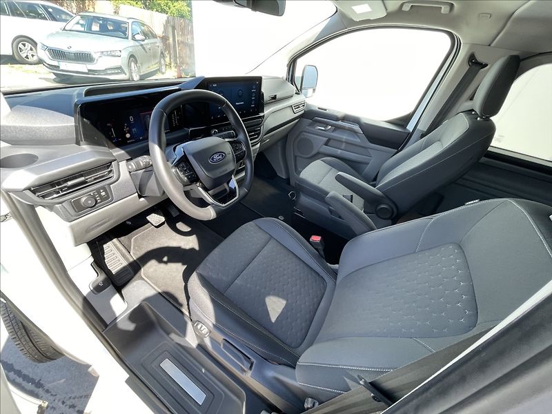 Ford Tourneo Custom 2,0 EcoBlue AWD A8 Titanium L2 - fotka 5 z 21