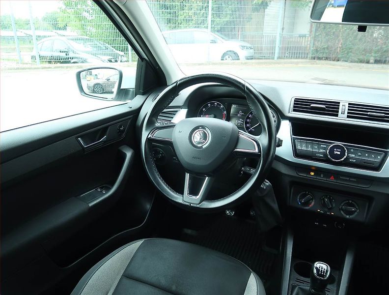 Škoda Fabia (2018) Ambition Plus 1.0 TSI - fotka 7 z 16