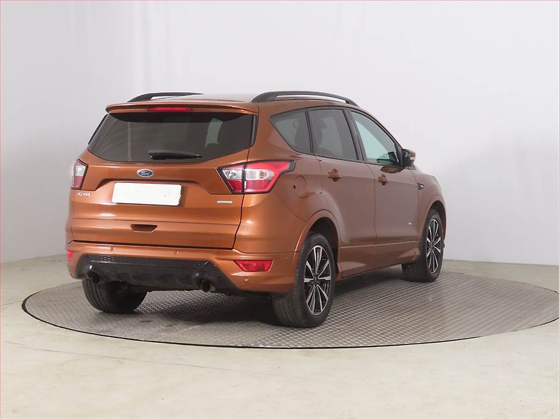 Ford Kuga (2018) ST-Line 1.5 EcoBoost, 4X4 - fotka 5 z 17