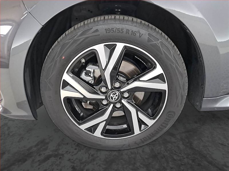 Toyota Yaris (2025) 1.5 VVT-i Hybrid - fotka 15 z 17