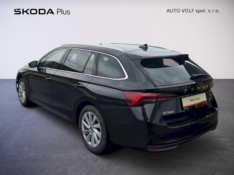 Škoda Octavia (2025) kombi Top Selection 1.5 TSI 11 - fotka 8 z 36