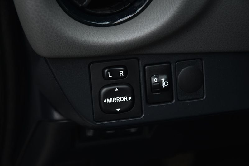 Toyota Yaris 1.5 VVT-i 82kW SERVIS.KNIHA ČR - fotka 19 z 23