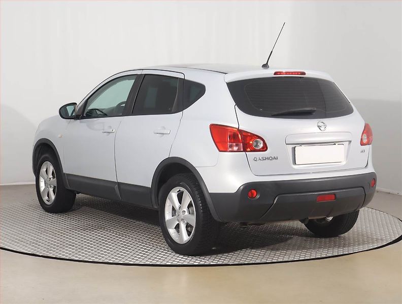 Nissan Qashqai (2009) 2.0 dCi, 4X4, Tempomat - fotka 4 z 14