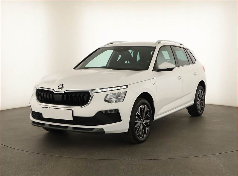 Škoda Kamiq (2025) 1.0 TSI, DRIVE, SENZORY - fotka 2 z 15