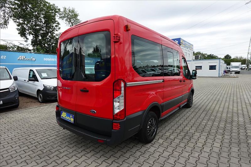 Ford Transit 2,2 TDCi  L2H2 9MÍST BUS KLIMA - fotka 11 z 38