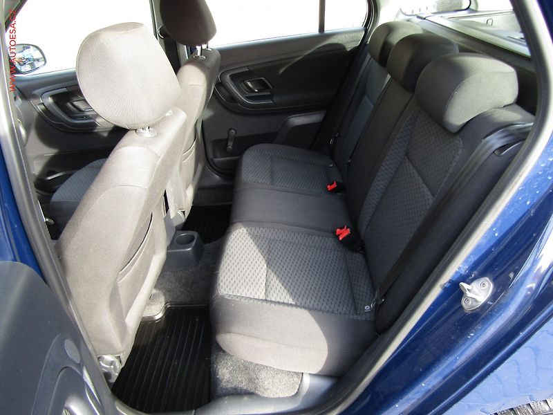 Škoda Fabia (2012) 1.6 TDi, ČR, AC, tažné - fotka 10 z 17