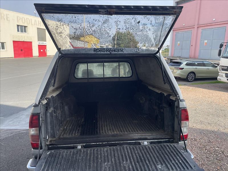Nissan Navara 2,5  98 kW*King Cab*nová STK - fotka 23 z 28