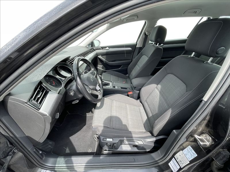 Volkswagen Passat Variant 2,0 TDI DSG Business TAŽNÉ+ACC - fotka 4 z 22