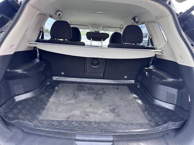 Nissan X-Trail 1.6 DCi,96 kW automat,1.Maj,ČR - fotka 16 z 20