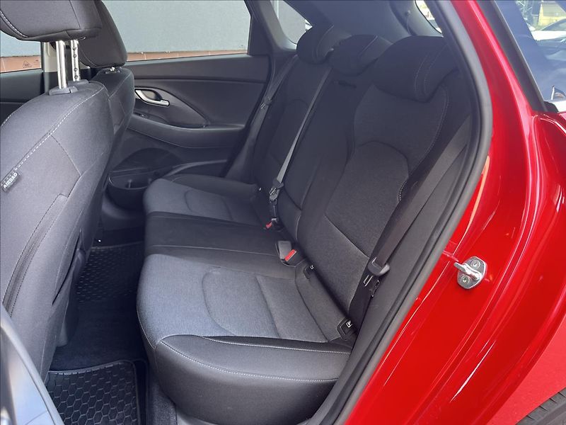 Hyundai i30 1,5 GDI  SMART NAVI 1maj ČR - fotka 17 z 21