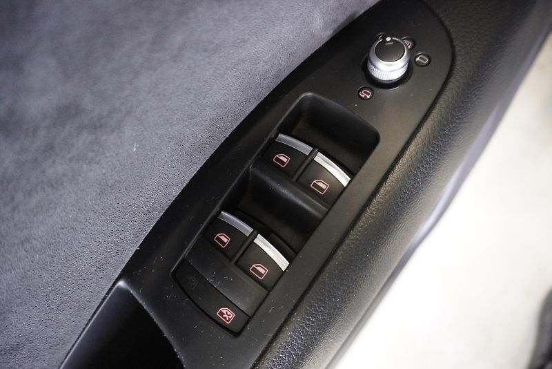 Audi Q7  4,2 TDI QUATTRO S-LINE AUT. - fotka 15 z 40