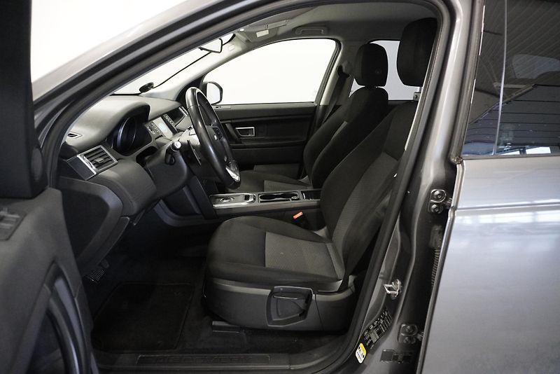 Land Rover Discovery Sport 2.0 110 kW 4WD AUTOMAT - fotka 12 z 28