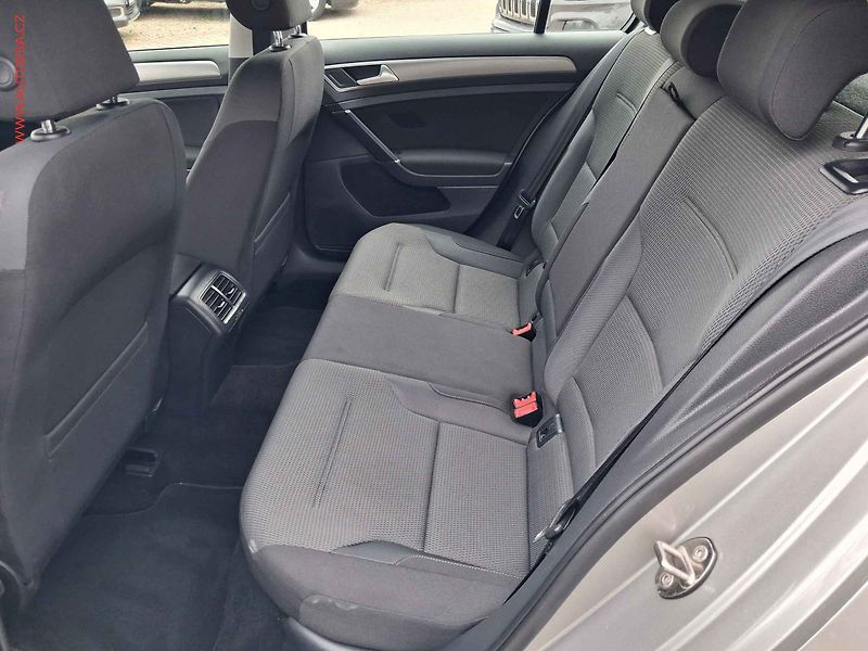 Volkswagen Golf (2015) 1.4 TSi, Comfortline, TZ - fotka 10 z 16
