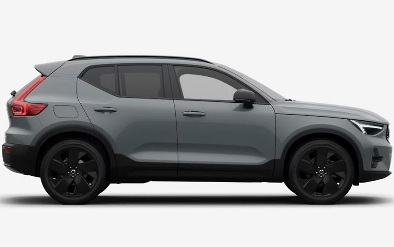 Volvo XC40 (2026) B3 AUT PLUS BLACK EDITION - fotka 10 z 17