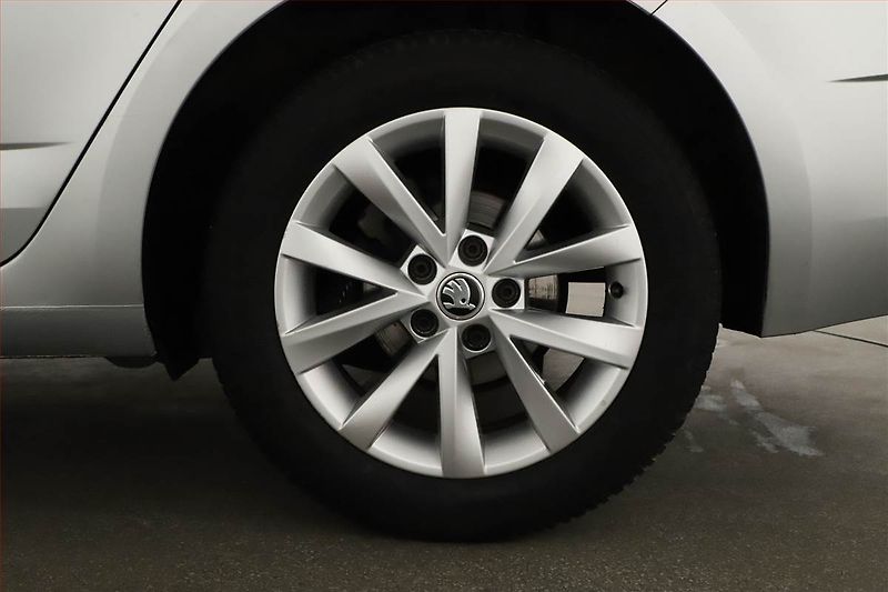 Škoda Octavia (2018) 1.6 TDI, Automat, Tempomat - fotka 12 z 20