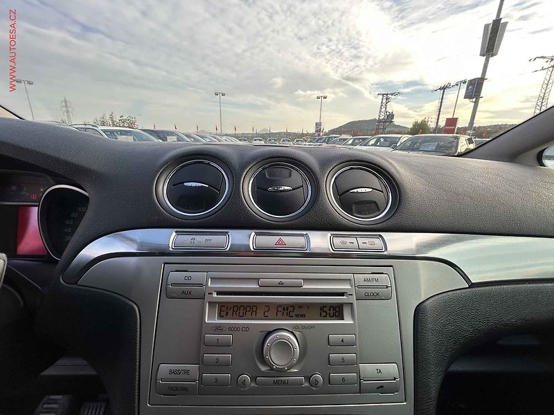 Ford S-MAX (2006) 2.0TDCi 7míst, STK9/28 - fotka 15 z 17