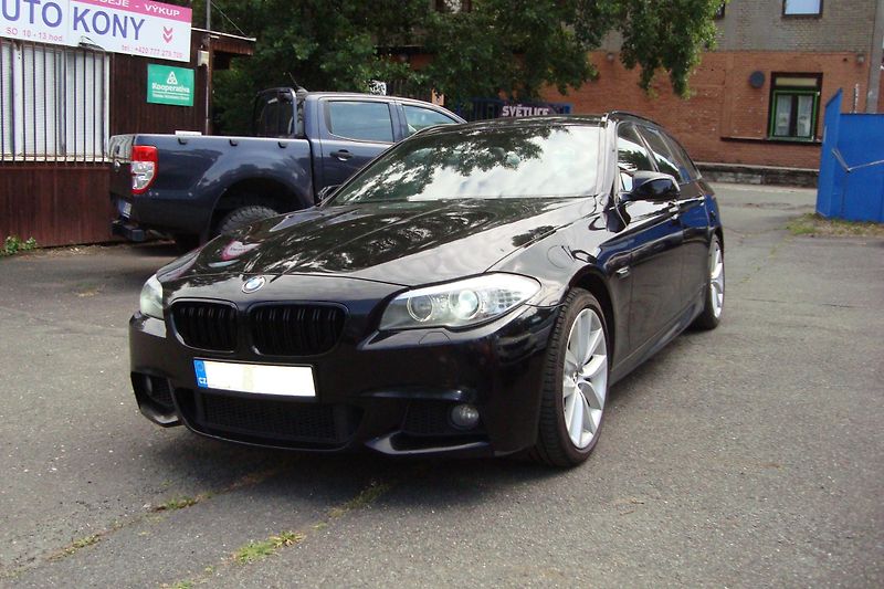 BMW Řada 5 (2013) 535d Xdrive,M-paket,S.kniha - fotka 66 z 73