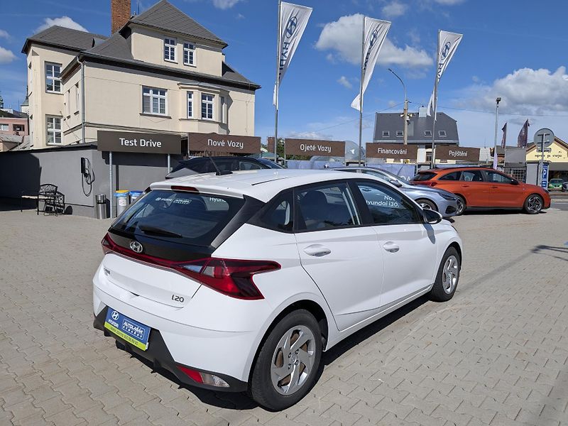 Hyundai i20 i 62kW REZERVACE - fotka 7 z 25