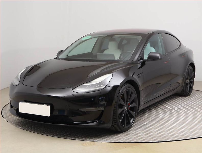 Tesla Model 3 (2019) Performance 78kWh, SoH 80% - fotka 2 z 19