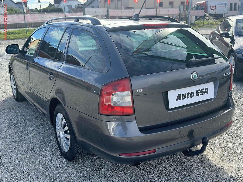Škoda Octavia (2013) 2.0TDi, DSG, navi - fotka 6 z 20