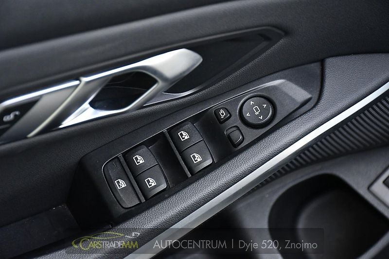 BMW Řada 3 320D xDrive 2xALU 1M ČR - fotka 29 z 54