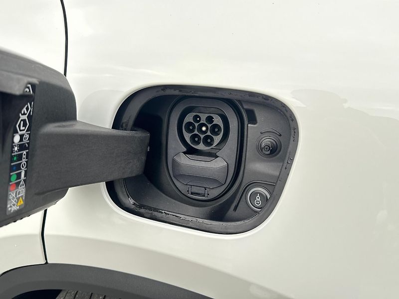 Porsche Macan 4 - fotka 27 z 30