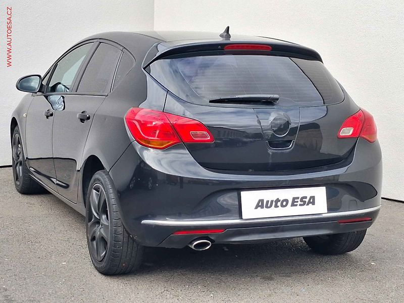 Opel Astra (2014) 2.0CDTi, ČR, AC, temp - fotka 6 z 16