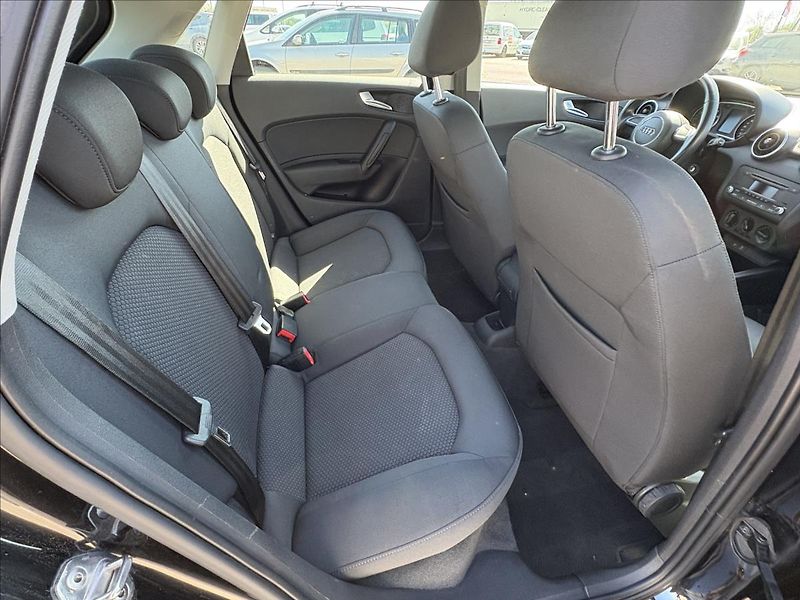 Audi A1 1,2 TFSi 63kW 5dveří,Klima,Alu - fotka 19 z 23
