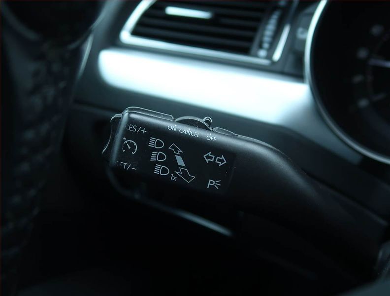 Škoda Superb (2014) Elegance 2.0 TDI, 4X4 - fotka 16 z 27