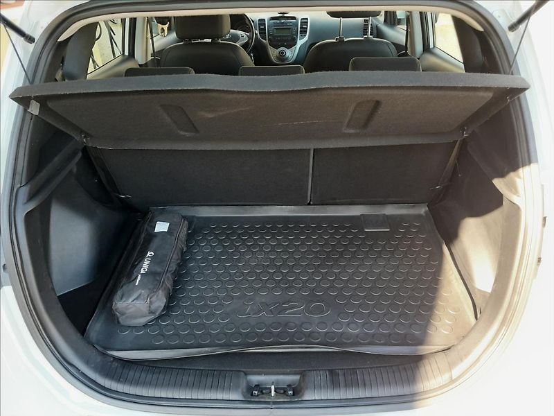 Hyundai ix20 1.6i 16V - fotka 23 z 53