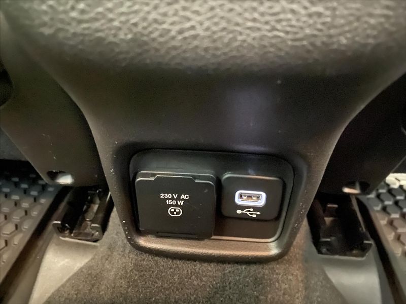Jeep Compass 1,4 MultiAir 140k  Latitude - fotka 18 z 20
