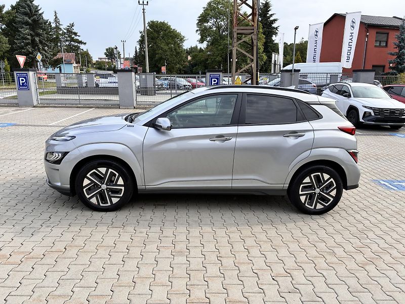 Hyundai Kona 65kWh-150KW POWER REZERVACE - fotka 4 z 45
